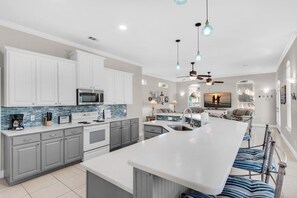 Private kitchen - Miramar Magic (Miramar Beach)