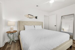 Condo, 1 cama King e sofá-cama (Southwind A-3 - Fleur De Sea) | 1 quarto, Wi-Fi