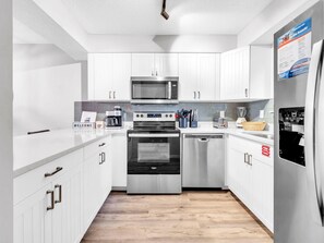 House, Multiple Beds (Portside R4) | Private kitchen | Oven, toaster - Portside R4 (Panama City Beach)