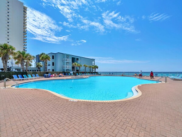 公寓客房, 1 張特大雙人床和 1 張沙發床 (Tidewater 607) | 游泳池 | 室內游泳池和室外游泳池