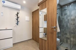 タオル、石鹸、トイレットペーパー