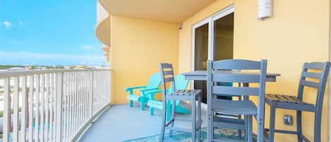 Condo, várias camas (Calypso 3-406 - Paradise by the Pier) | Opções para refeição ao ar livre