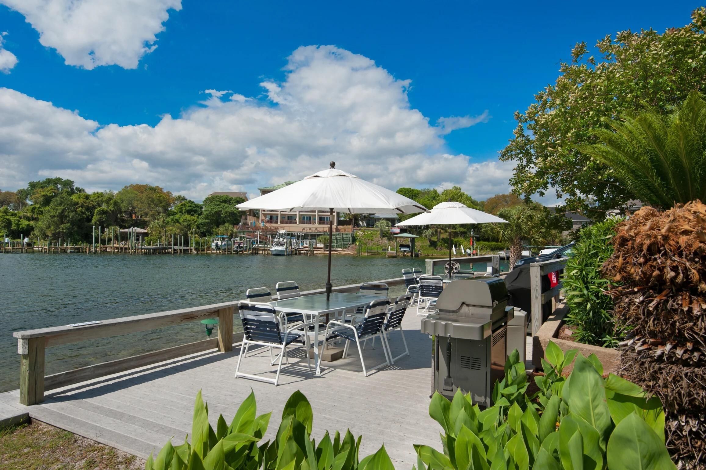 Condo, Multiple Beds (Dolphin Point 404C) | Outdoor dining