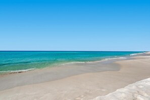 Apartamento, varias camas (Dolphin Point 404C) | Playa