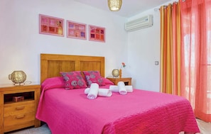 1 chambre, fer et planche à repasser, Wi-Fi gratuit, draps fournis