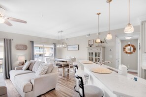 Appartement, 1 kingsize bed met slaapbank (Sandpiper Cove 4114) | Interieur