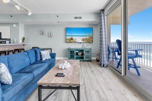 公寓客房, 多張床 (Shores of Panama 830) | 起居區 | 電視