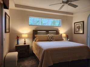 3 bedrooms, desk, iron/ironing board, free WiFi - Five Minutes to Rainbow Springs State Park and KP Hole! (Dunnellon)