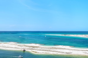 Condo, varias camas (Emerald Grande W1221) | Playa