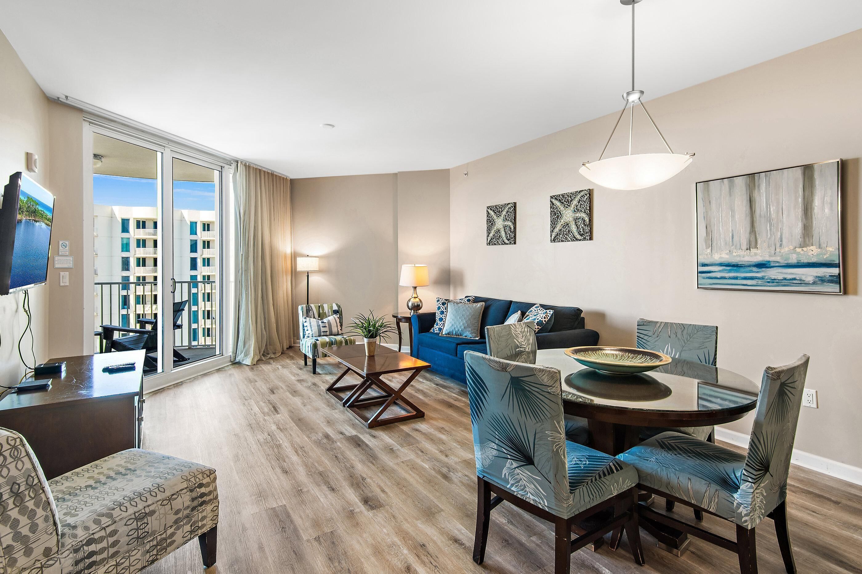 Lägenhet - flera sängar (Palms Resort #11007 Jr 2BR) | Vardagsrum | Tv