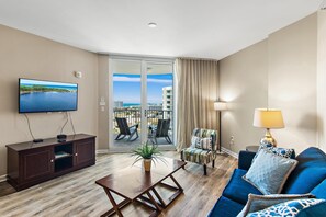 Leilighet, flere senger (Palms Resort #11007 Jr 2BR) | Oppholdsområde | TV