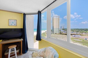 Studio, 2 Queen Beds (Top of the Gulf 822) | Interior