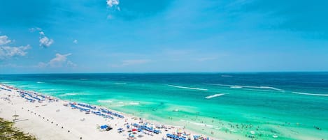 公寓客房, 1 張特大雙人床和 1 張沙發床 (Majestic Beach Towers 1-1213) | 海灘 | 位於海灘上