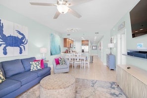 Living area - Sterling Breeze 1401 (Panama City Beach)