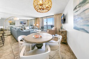 Appartamento, letti multipli (Edgewater Tower 2-805) | Ristoranti
