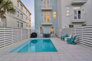 บ้านพัก, หลายเตียง (Beach Love) | สระว่ายน้ำ | สระว่ายน้ำกลางแจ้ง, สระน้ำอุ่น