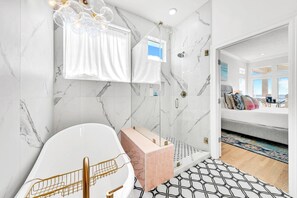 House, Multiple Beds (Beach Love) | Bathroom | Towels, soap, toilet paper - Beach Love (Santa Rosa Beach)