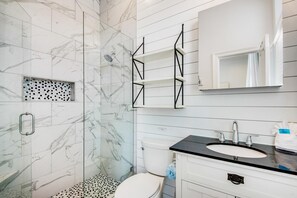 Maison, plusieurs lits (Beach Love) | Salle de bain
