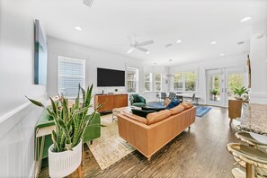 Living area - Casa Pura Vida (Santa Rosa Beach)