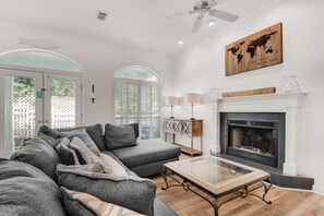 House, Multiple Beds (Ocean Breeze Cottage) | Living area - Ocean Breeze Cottage (Destin)