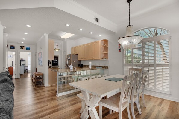 Ferienhaus, Mehrere Betten (Ocean Breeze Cottage) | Speisen