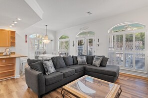 House, Multiple Beds (Ocean Breeze Cottage) | Living area - Ocean Breeze Cottage (Destin)