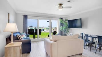 Condo, 1 King Bed with Sofa bed (Maravilla 2112) | Living area