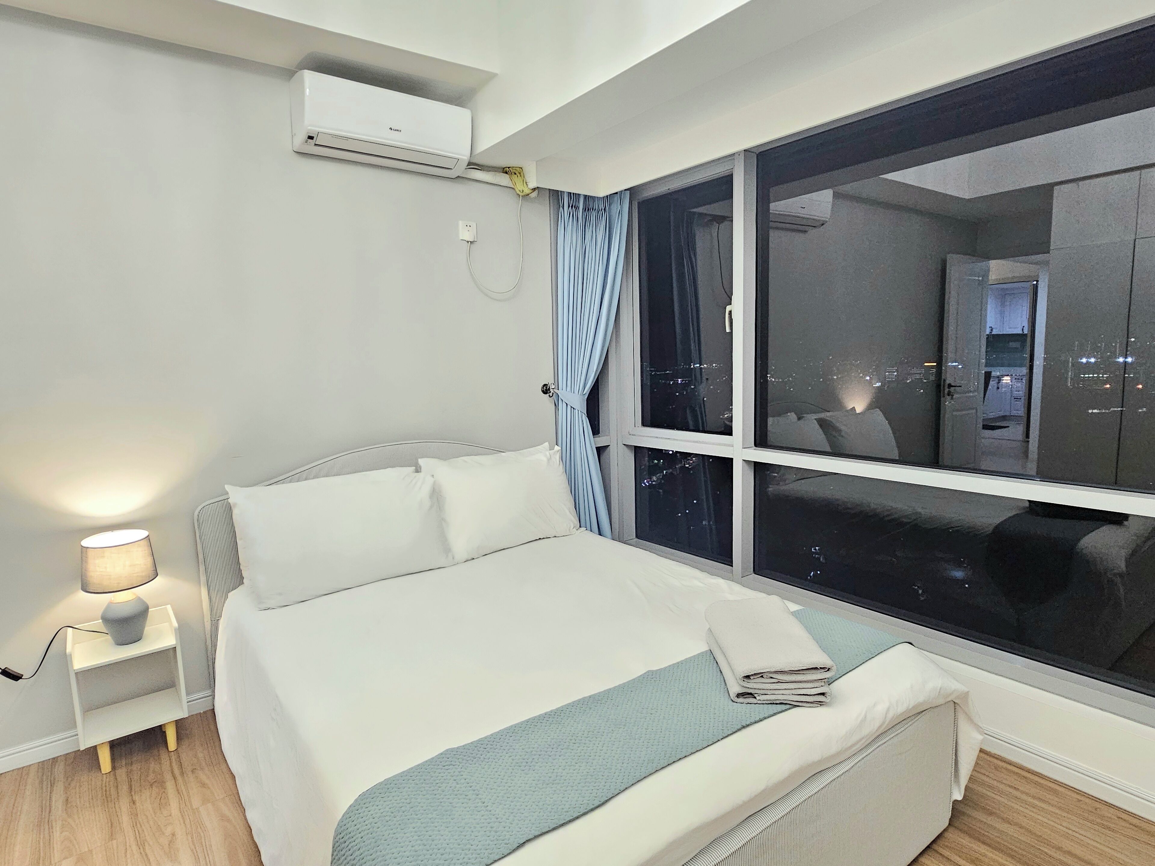 Apartemen Grand, 2 kamar tidur | 2 kamar tidur, meja kerja, dan ruang kerja ramah laptop