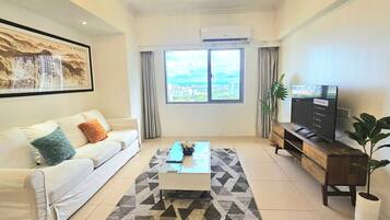 Grand Apartment, 2 Bedrooms | Living area
