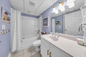 Appart'hĂŽtel, plusieurs lits (Emerald Beach 1035) | Salle de bain