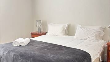 2 slaapkamers, een strijkplank/strijkijzer, gratis wifi, beddengoed