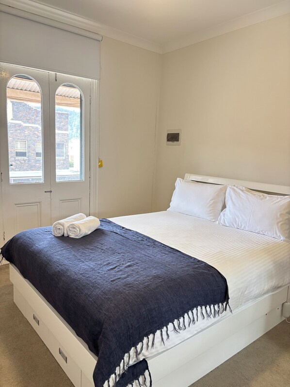 2 makuuhuonetta, silitysrauta/-lauta, ilmainen Wi-Fi, vuodevaatteet