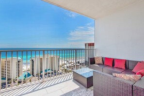 Property grounds - Laketown Wharf 1714 (Panama City Beach)