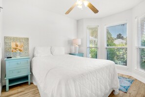 House, Multiple Beds (Sandy Pelican)