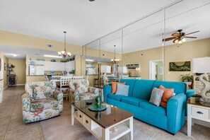 Living area - Leeward Key 1202 (Miramar Beach)
