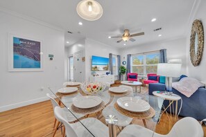 Byhus - flere senge (Legacy 506- The Coastal Gem) | Spiseområde