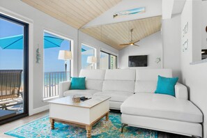 Leilighet, flere senger (Nautical Watch A-11) | Oppholdsområde | TV