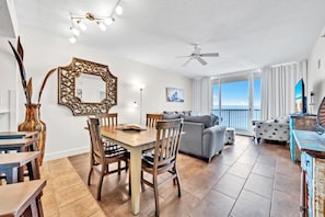 Appart'hôtel, plusieurs lits (Majestic Beach Towers 1-1304) | Restauration