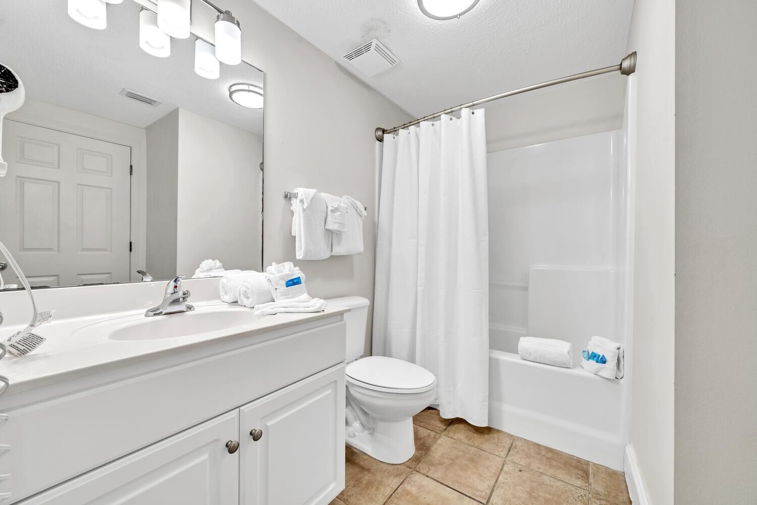 Leilighet, flere senger (Majestic Beach Towers 1-1304) | Bad | Håndklær, såpe og toalettpapir