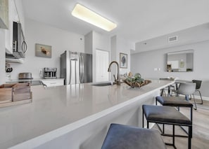 Condo, várias camas (Shores of Panama 2004) | Cozinha privada | Fogão, torradeira
