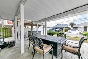 Ferienhaus, Mehrere Betten (Holiday House) | Speisen im Freien