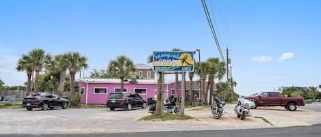 House, Multiple Beds (Emerald Flamingo) | Property grounds