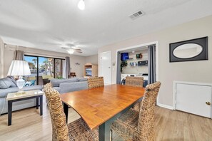 House, 1 Queen Bed with Sofa bed (Portside P6) | Dining - Portside P6 (Panama City Beach)