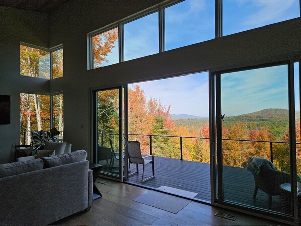 Smart TV, fireplace - 1A Maple Lodge Stunning luxury Scandinavian style home with great views (Bethlehem)