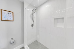 Maison, Plusieurs lits (Dunestruck) | Salle de bain | Serviettes fournies, savon, papier de toilette