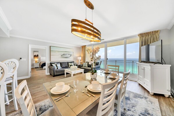 Living area - Emerald Beach 1633 (Panama City Beach)