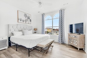 House, Multiple Beds (Miramar Charms) | 4 bedrooms, iron/ironing board, WiFi - Miramar Charms (Destin)