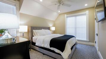 3 bedrooms, iron/ironing board, internet, bed sheets