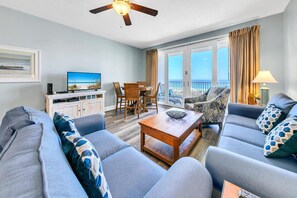 Living area - Laketown Wharf 806 (Panama City Beach)