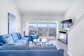 公寓客房, 多張床 (Maravilla 4406) | �起居區 | 電視